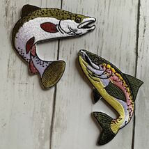 【ワッペン2枚セット】リアルな魚 大きいサイズ★刺繍アイロンワッペン☆アップリケ 生き物 海 ニジマス トラウト 釣り フィッシング 川_画像1