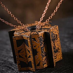 ★限定品! Hellraiser Puzzle Box ヘルレイザー パズルボックス チェーン付き ルマルシャンの箱 魔道士 ピンヘッド セノバイト 呪い 地獄