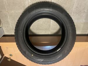 ブリヂストン　ブリザック VRX3 215/55R17 2022年35週製造 バリ溝 センターより約８〜9ミリ　スタッドレス　タイヤ　4本セット