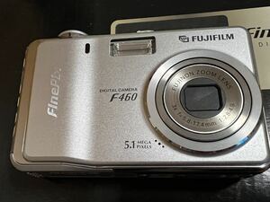 【レア未使用品】フジ　コンパクトデジタルカメラ FinePix F460