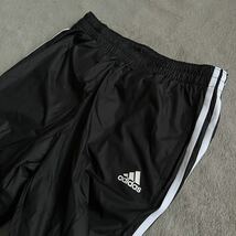 格安送料 2XL 新品 adidas ウィンドパンツ ウィンドブレーカー 裏起毛 ウインド トラックパンツ スリーストライプス 黒 ブラック 白 XXL XO_画像3