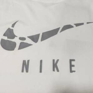 ★新品 ナイキ NIKE ランニングTシャツ  ★反射素材 ★DRI-FIT使用 ★対紫外線加工（UPF40＋）NIKE ★Mサイズの画像4