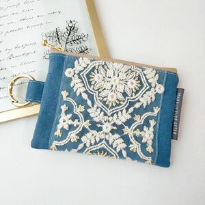 インド刺繍リボンポーチ　ハンドメイド