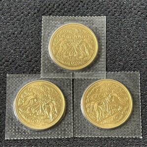 昭和61年2枚 62年1枚 3点 昭和天皇御在位60周年記念 10万円 記念金貨 20g×3 純金 K24 ブリスターパック 未開封の画像1