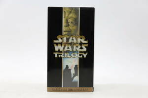 管041256/中古/VHS/ ビデオ 3枚組/ Star Wars Trilogy /Ⅳ/Ⅴ/Ⅵ　新たなる希望/帝国の逆襲/ジェダイの復讐/　字幕スーパー盤