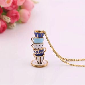 Alice necklace