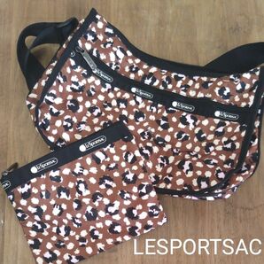 【美品】LeSportsacレスポートサックConnect the spots 軽量 お洒落 総柄 斜めがけ