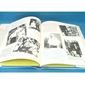 ディズニー 洋書 ウォルト・ディズニー 『His Life in Picture』 1996年発行 ウォルト氏の幼少期～1996年まで生涯を紹介 USAの画像2