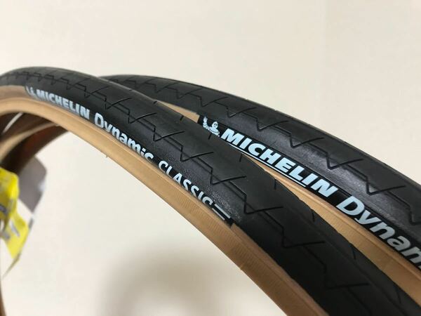 【送料無料】MICHELIN Dynamic Classic 700×25C スキンサイド 2本セット