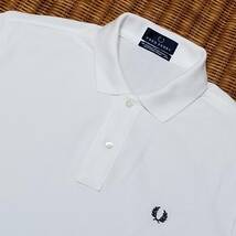 【美品】◎ FRED PERRY フレッドペリー/ 半袖 ワンポイント刺繍ロゴ 鹿の子ポロシャツ　SIZE： L　ホワイト_画像1