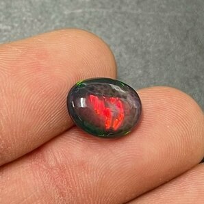 【超希少】極上大粒 最高級天然ブラックオパール カボションルース 12.6×9.8mm 2.58ct 遊色綺麗 一円の画像2