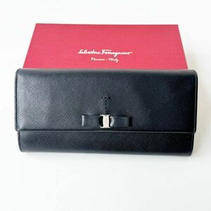◆ フェラガモ Salvatore Ferragamo ヴァラ リボン 長財布 JP-22-A994 箱付き ブラック レザー レディース