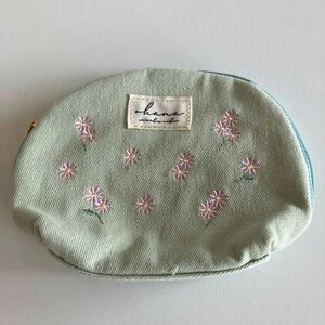 ohana ガーベラ刺繍 アーチ型ポーチ ティッシュポーチ 未使用品 小物入れ　メイクポーチ