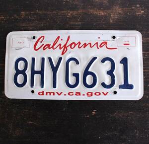 【クリックポスト 送料無料】* カリフォルニア ナンバープレート 2021年 ライセンスプレート カープレート CALIFORNIA 「8HYG631」 325