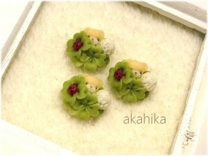 akahika*樹脂粘土花パーツ*ちびくまブーケ・四葉のクローバーとてんとう虫・白爪草