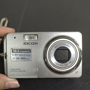 LS014.型番:R50.0408. コンパクトデジタルカメラ.RICOH.本体のみ.ジャンク