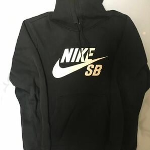 状態良好　NIKE SB パーカー　ブラック　メンズ　Sサイズ　ナイキ