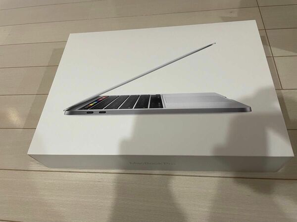 MacBook Pro シルバー ［MWP72J/A］ 2020モデル