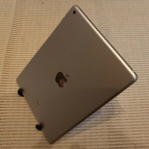 液晶無傷iPad第7世代(A2197)本体32GBシルバーWi-Fiモデル完動品動作確認済み1円スタート送料無料の画像3