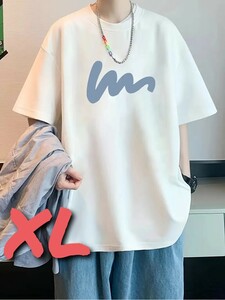 【Tシャツ】新品・未使用　XLサイズ《m ウェーブ》ホワイト　グラフィックT　柔らかい素材 プリント ロゴ Tシャツ