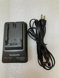 HY0832 Panasonic VSK0581 バッテリー充電器 ACアダプター　通電OK 現状品　0405