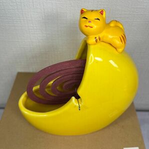 レア！蚊取り線香スタンド(ホルダー) 縁起物 黄色猫 ネコ 陶器 新品！即日発送！金運アップ 昭和レトロ 置物