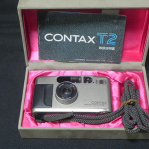 ☆CONTAX T2 チタンフィルムカメラ Carl Zeiss Sonnar 2.8/3.8 元箱・取扱説明書・ストラップ付の画像1