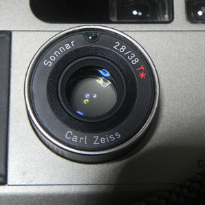 ☆CONTAX T2 チタンフィルムカメラ Carl Zeiss Sonnar 2.8/3.8 元箱・取扱説明書・ストラップ付の画像7