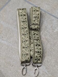 インド刺繍リボンを使用したショルダーストラップ☆スマホストラップ