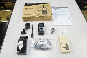 ★☆ KENWOOD TH-D75 ほぼ新品 （純正シガーライター電源・純正スピーカーマイク）付き ☆★