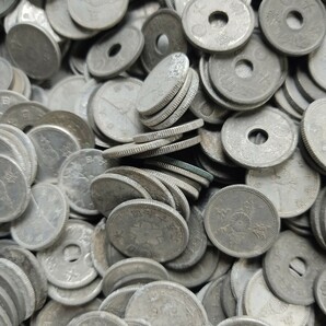 【無選別ジャンク 約2.6kg】古銭まとめ 貨幣 日本 総重量 約2.6kg ニッケル貨 アルミ貨 銅貨の画像7