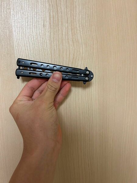 バタフライナイフ 練習用 Benchmade ナイフ 護身用