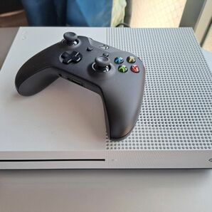  XBOX ONE S 1T　 ソフト４点　Titanfall2　北米版