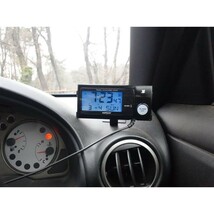 電波時計 暗くなると自動点灯 青く光るバックライト 角度調整可 デジタル表示 車 時計 カーアクセサリー ナポレックス FIZZ-842_画像6