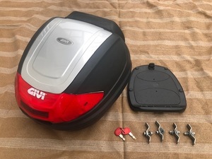 GIVI　リアボックス　トップケース　E300N2