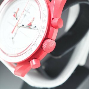 ◆人気シリーズ◆ OMEGA×swatch S033R100 MISSION TO MARS ミッショントゥマーズ 赤 QZ クロノグラフ 保 箱 メンズ 腕時計 「23733」の画像4