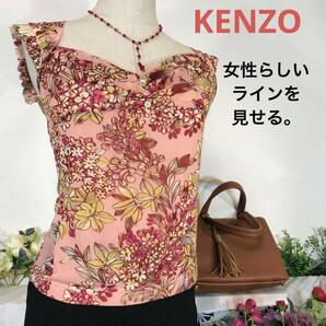 KENZO カットソー　半袖　Ｌ　花柄　伸縮性あり　体のラインがきれいに見える