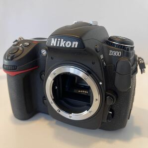 Nikon ニコン D300 動作品 【絞り難あり】            シャッター数7,359の画像1