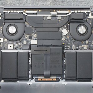 Apple MacBook Pro A2251 スペースグレイ 起動不可 裏ネジ付き 基盤穿孔処理 ジャンク NJ5108の画像6