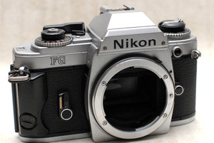 （綺麗）Nikon ニコン 人気の高級一眼レフカメラ FG（銀）ボディ 希少な作動品 （腐食無し）