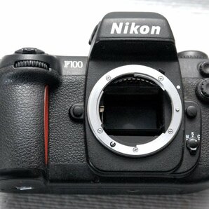 Nikon ニコン 人気のオートフォーカス高級一眼レフカメラ F100ボディ 希少な作動品 （腐食無し）の画像2