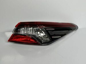 美品/破損キズなし 70系 カムリ AXVH70 AXVH75 後期 純正 右テールランプ テールライト 外側 LED 81551-33A10 33-238 管理22244