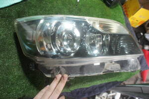 H173　NZE151N/ZRE152N/ZRE154N カローラルミオン HID 右ヘッドライト ICHIKOH