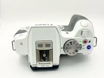 2404604833　■ Panasonic パナソニック LUMIX G DMC-G6 ミラーレス一眼レフデジタルカメラ ホワイト ボディ バッテリー付き 通電確認済み_画像3