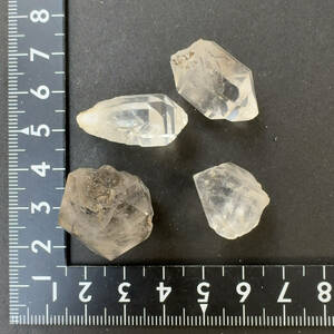 【E24348】まとめ売り チベットの水晶 両錐 石墨 天然石 鉱物 パワーストーン チベット産 水晶 原石