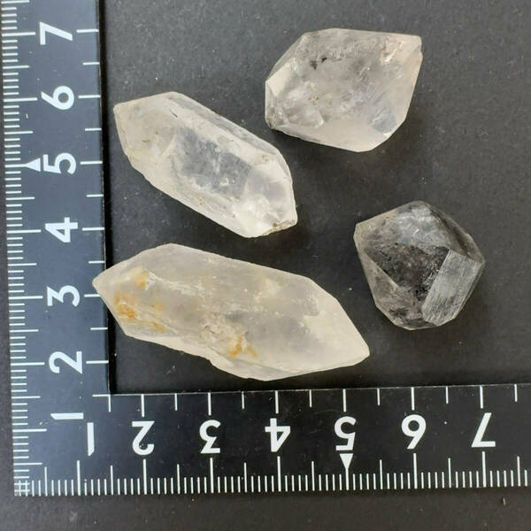 【E24341】まとめ売り チベットの水晶 両錐 石墨 天然石 鉱物 パワーストーン チベット産 水晶 原石