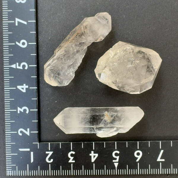 【E24340】まとめ売り チベットの水晶 両錐 石墨 天然石 鉱物 パワーストーン チベット産 水晶 原石