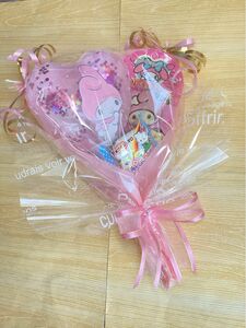 サンリオ　マイメロディー　風船付お菓子ブーケ　ピンク　1個　プチギフト　結婚式　発表会　プレゼント　喜ばれる　映え　贈り物　母の日