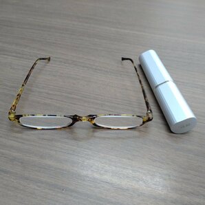 【１円スタート】老眼鏡 ＋2.50 べっ甲柄 ケース付き（KG西口店）の画像1