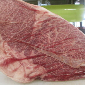 ブランド牛 チルド 黒毛和牛 外もも ナカ肉 もも肉 レア 3200g 最高級 A5 国産 焼肉 ステーキ ローストビーフ すき焼 赤身 牛肉 ブロックの画像5